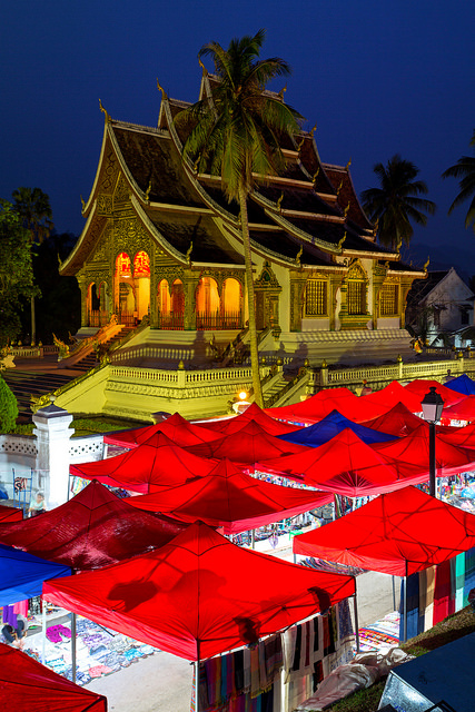 Hmong Night Market and Wat Ho Pha Bang