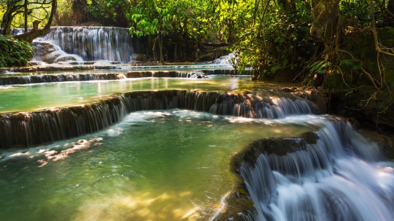 Kuang Si Middle Cascade 16x9