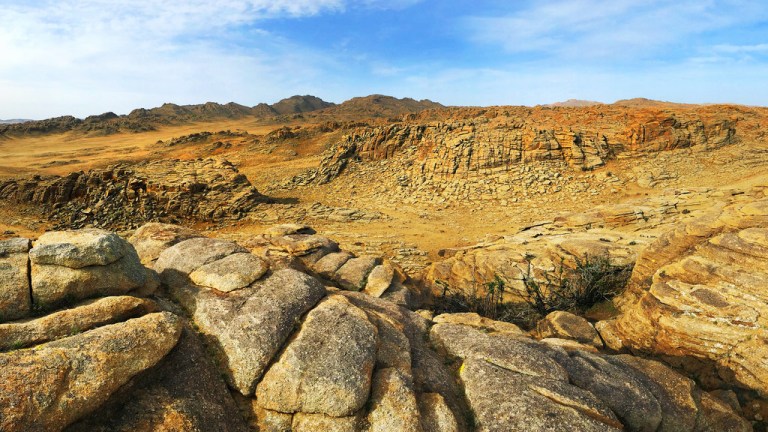 Baga Gazriin Chuluu 16x9