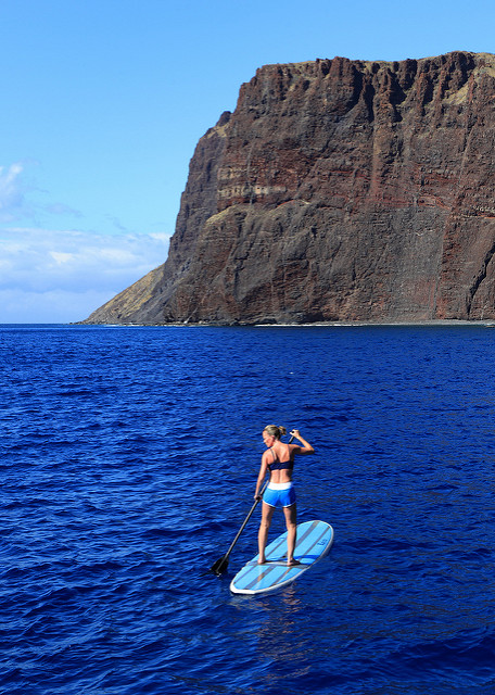 Tina Starting to Stand Up Paddle