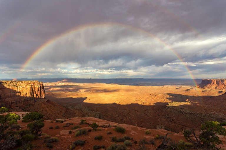 rainbow-over-canyonlands