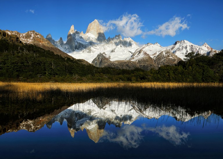 fitz-roy-cloud-reflection-landscape