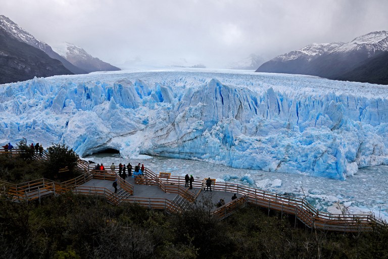 perito-moreno-boardwalk
